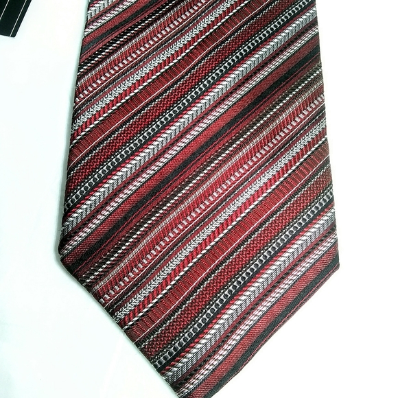 Robert Villini Red Black Striped Silk NWT Necktie Tie - Picture 2 of 11